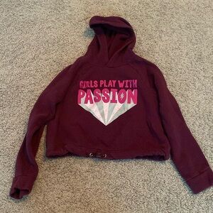 Girls play with passion maroon cropped hoodie hooded sweatshirt medium 7/8